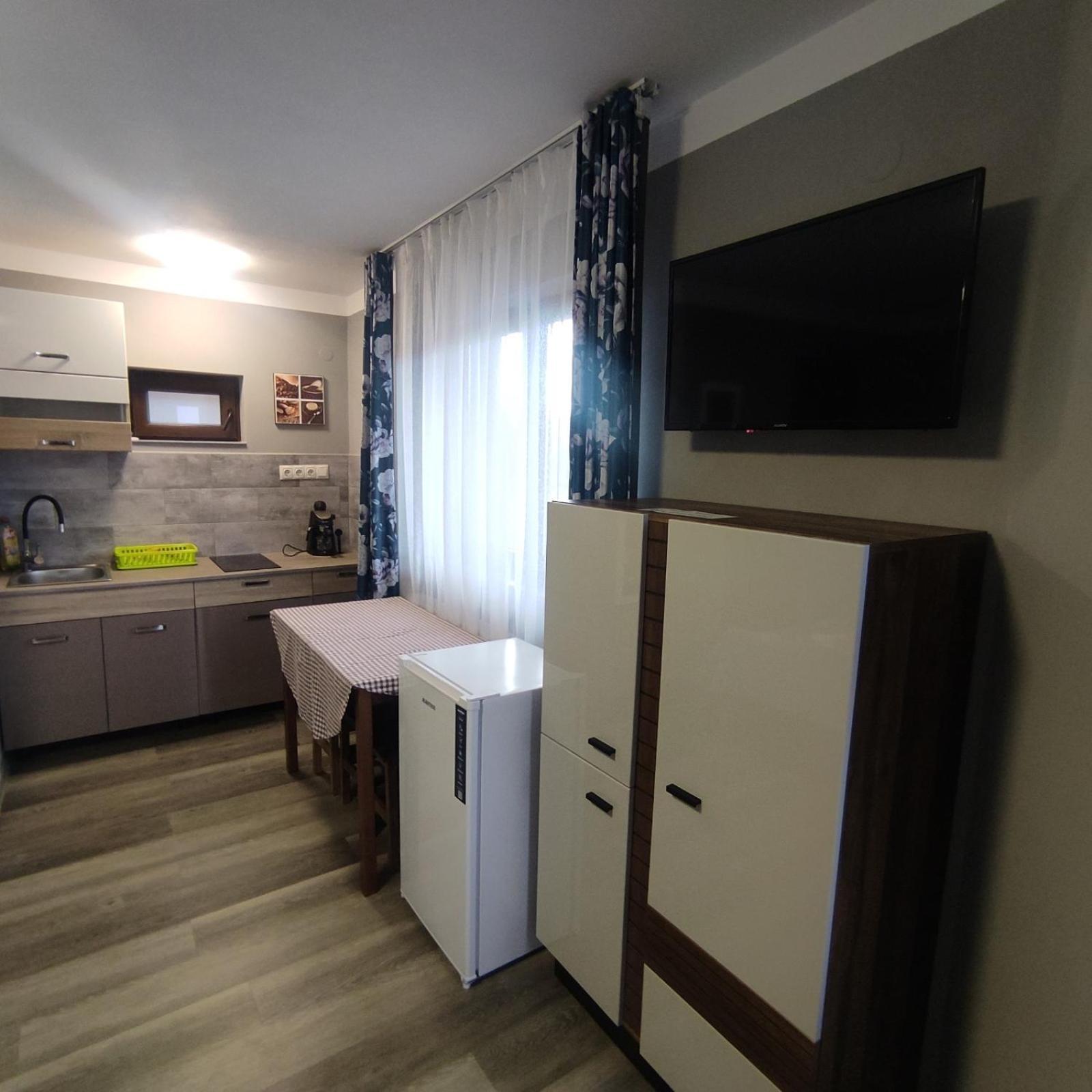Kovacs Guesthouse Прайд Екстериор снимка