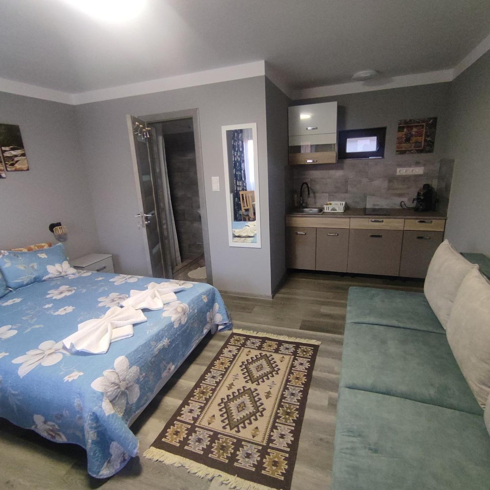 Kovacs Guesthouse Прайд Екстериор снимка