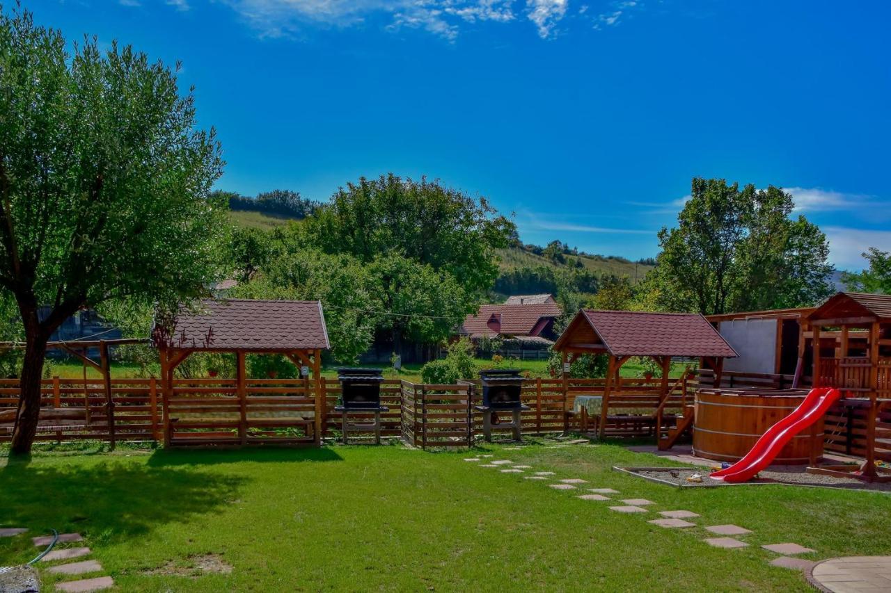 Kovacs Guesthouse Прайд Екстериор снимка