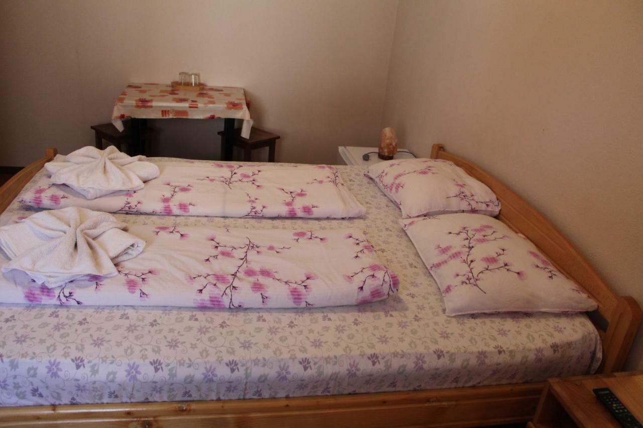 Kovacs Guesthouse Прайд Екстериор снимка