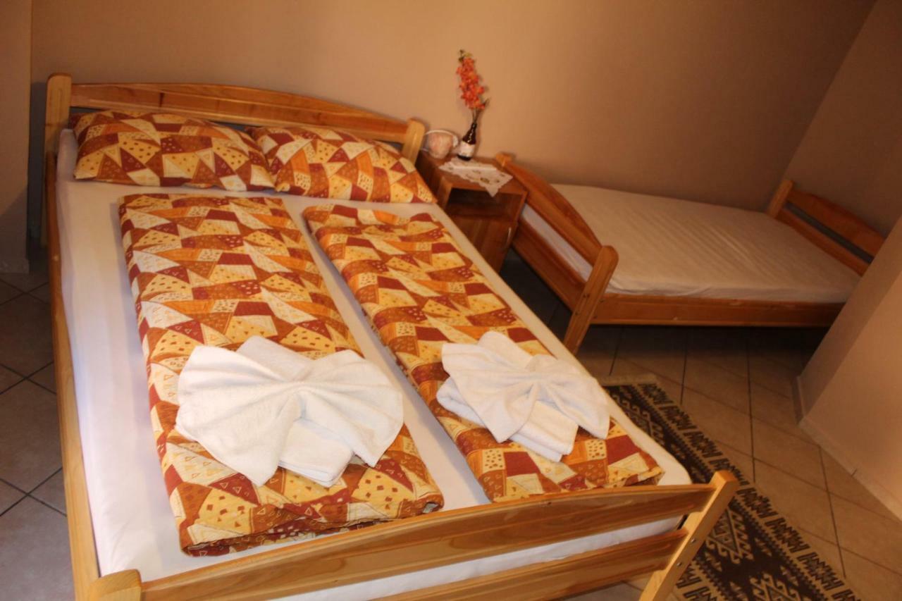 Kovacs Guesthouse Прайд Екстериор снимка