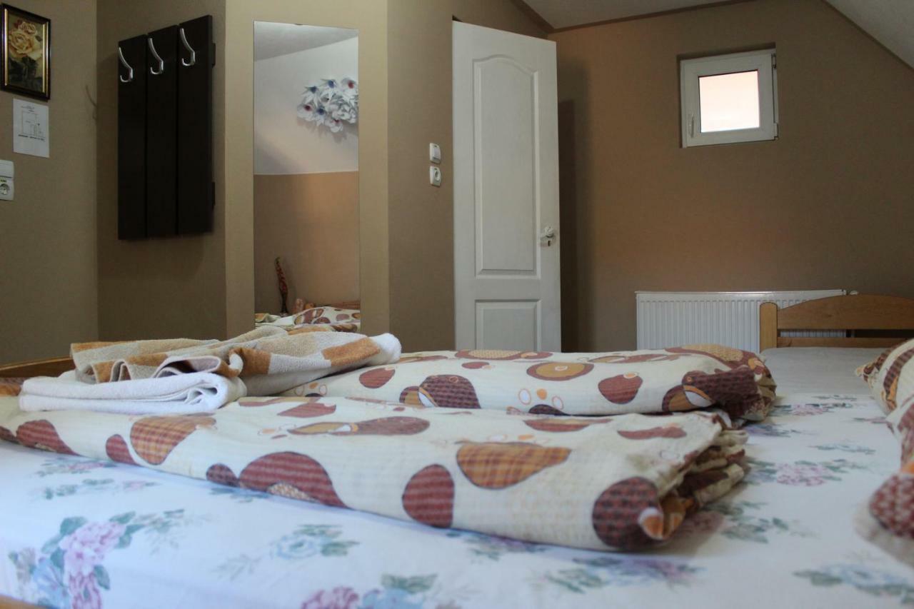Kovacs Guesthouse Прайд Екстериор снимка