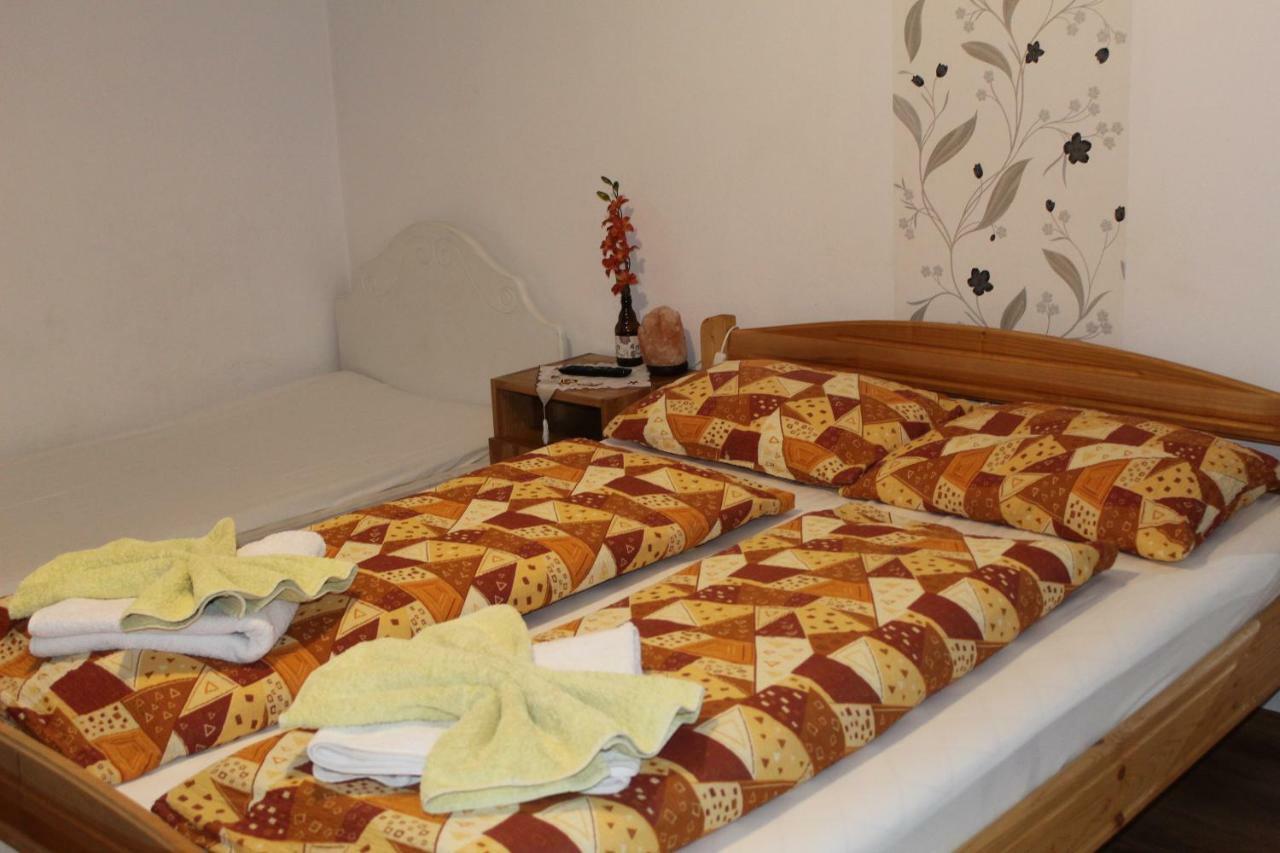 Kovacs Guesthouse Прайд Екстериор снимка