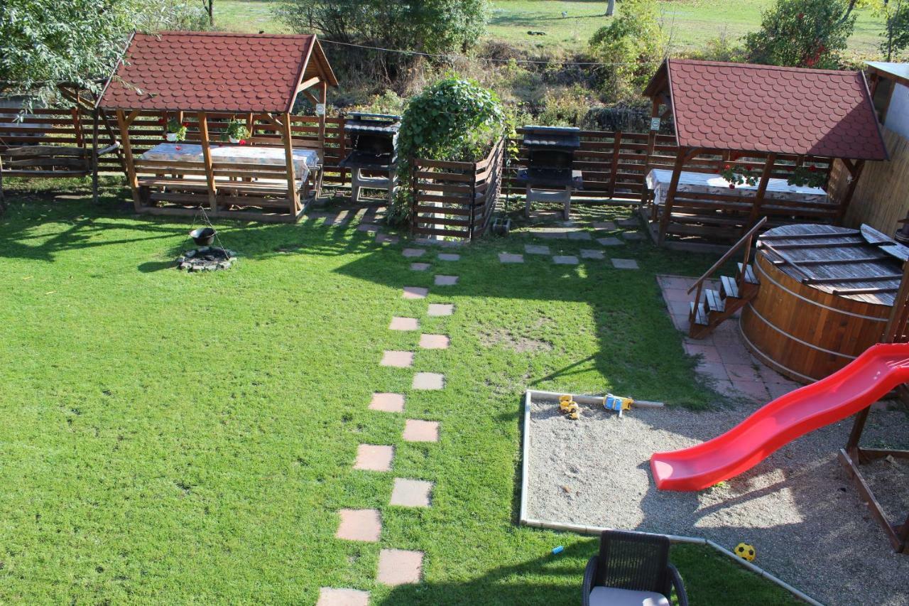 Kovacs Guesthouse Прайд Екстериор снимка