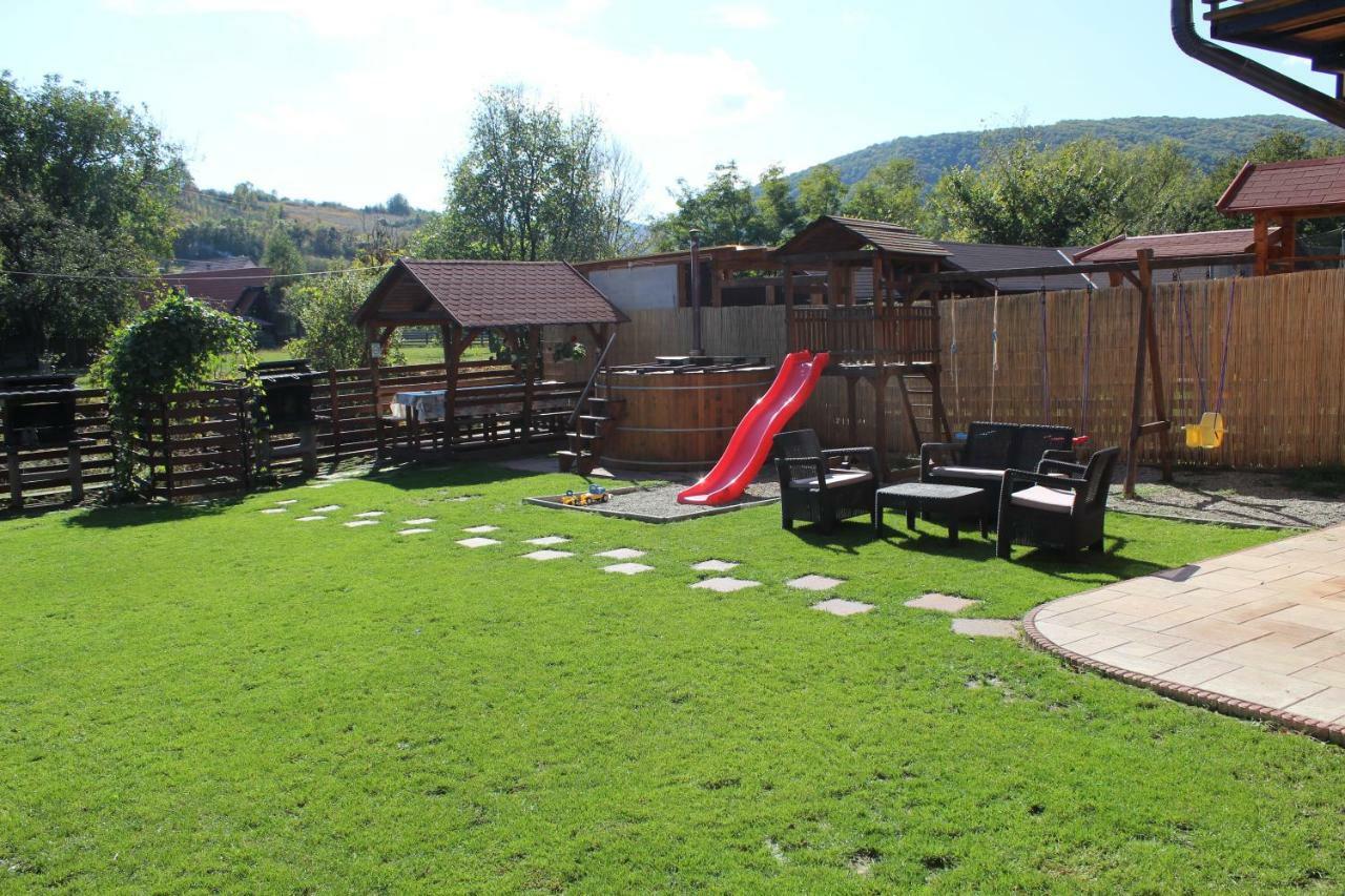 Kovacs Guesthouse Прайд Екстериор снимка